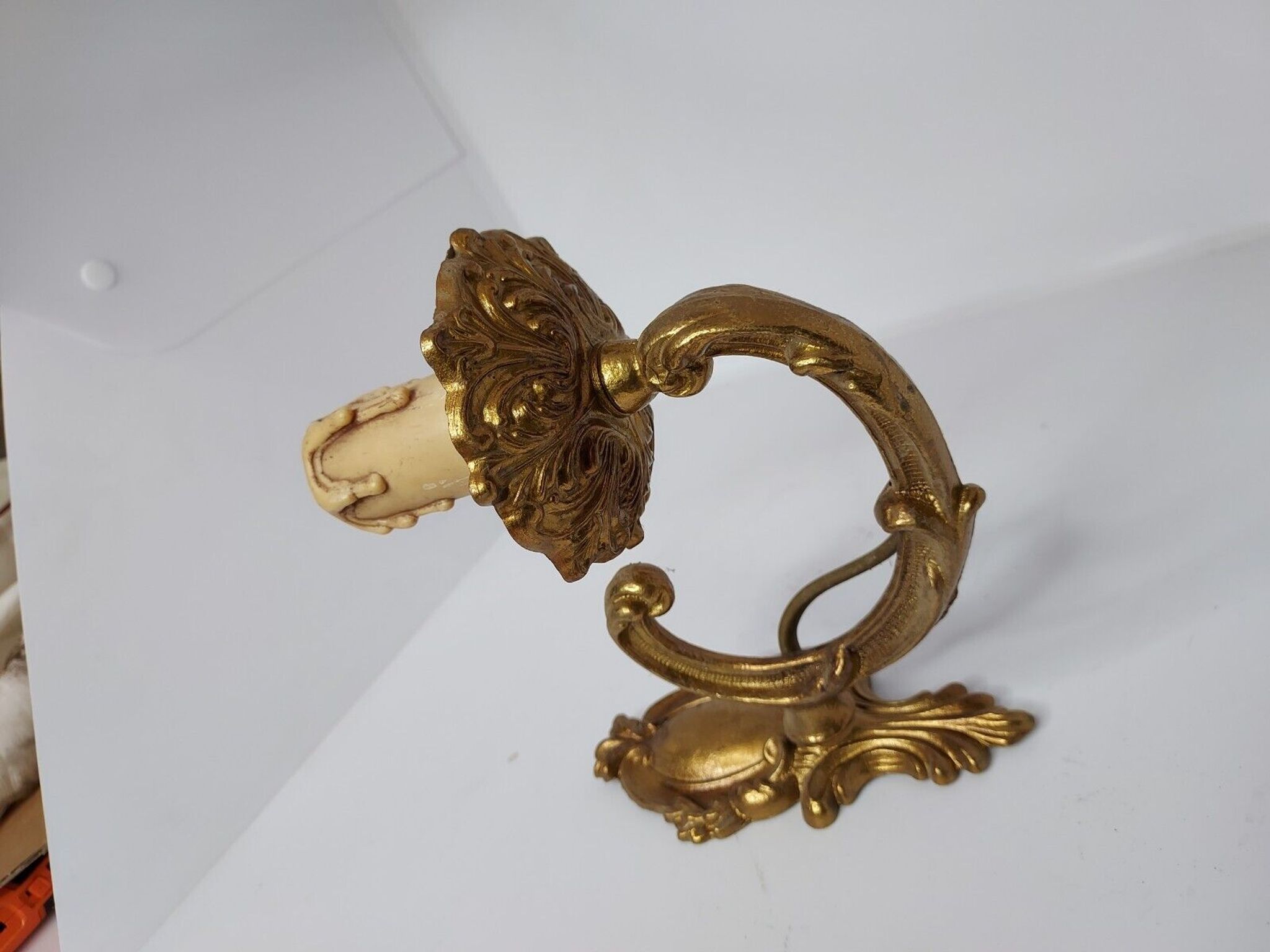 Bronze wall lamp