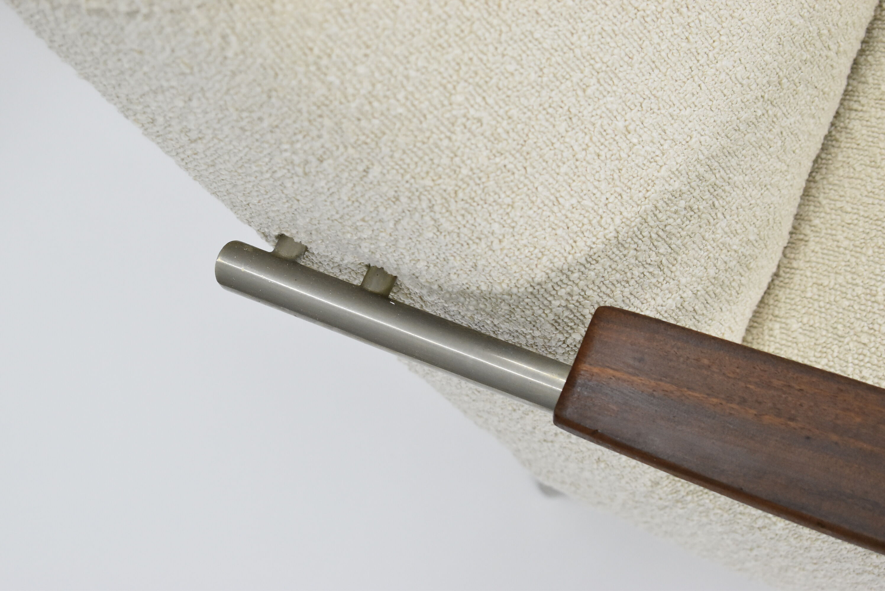 Canapé Danemark années 1960 bouclé beige