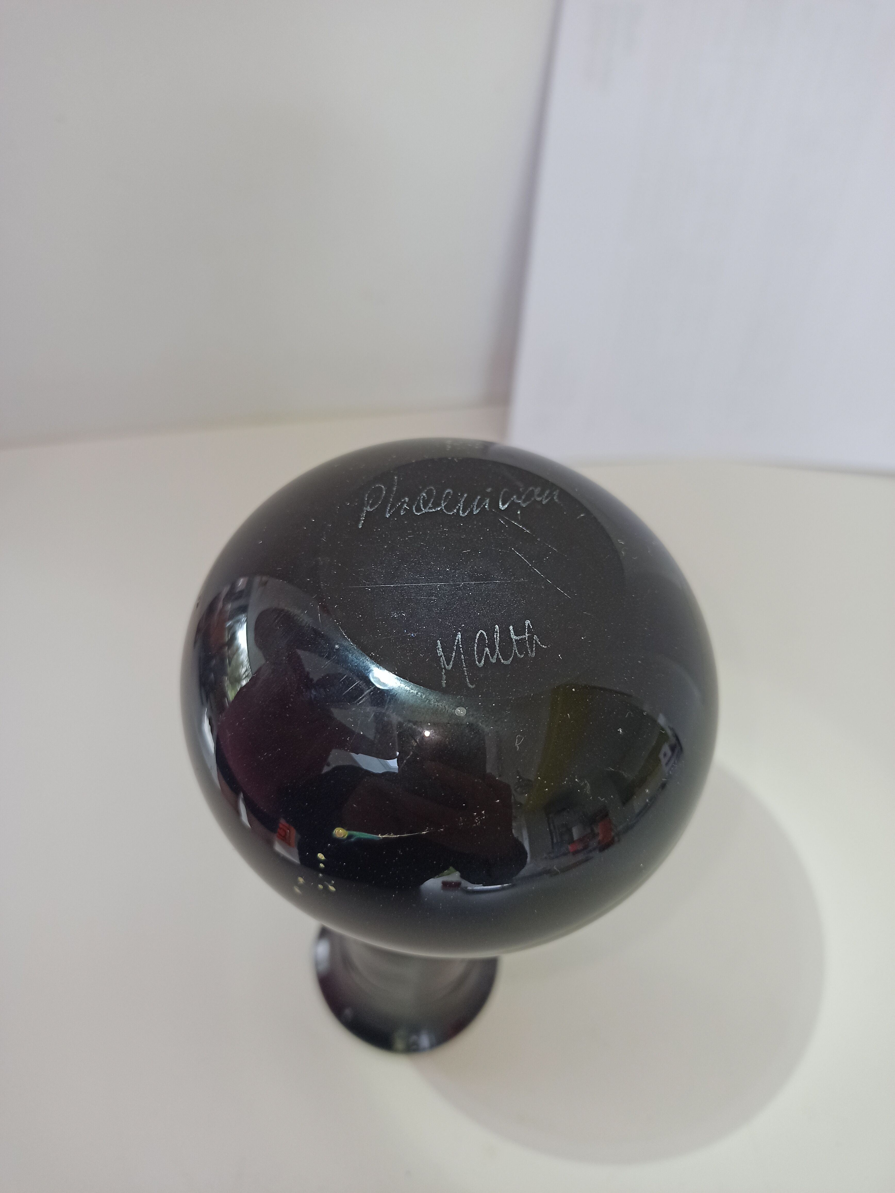 Iridescent black vase signed by the Phoenician Malta