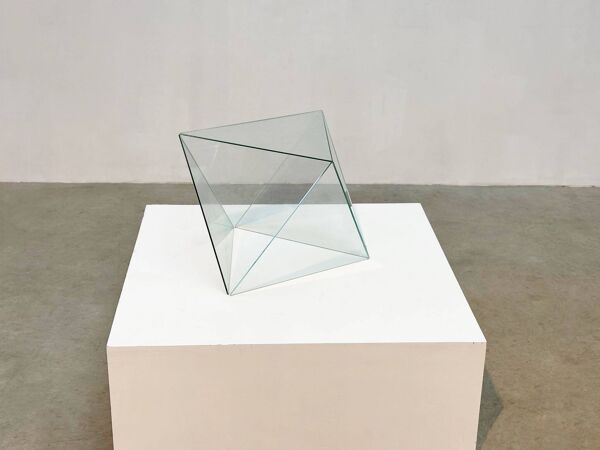 Table d'appoint ou table basse en verre