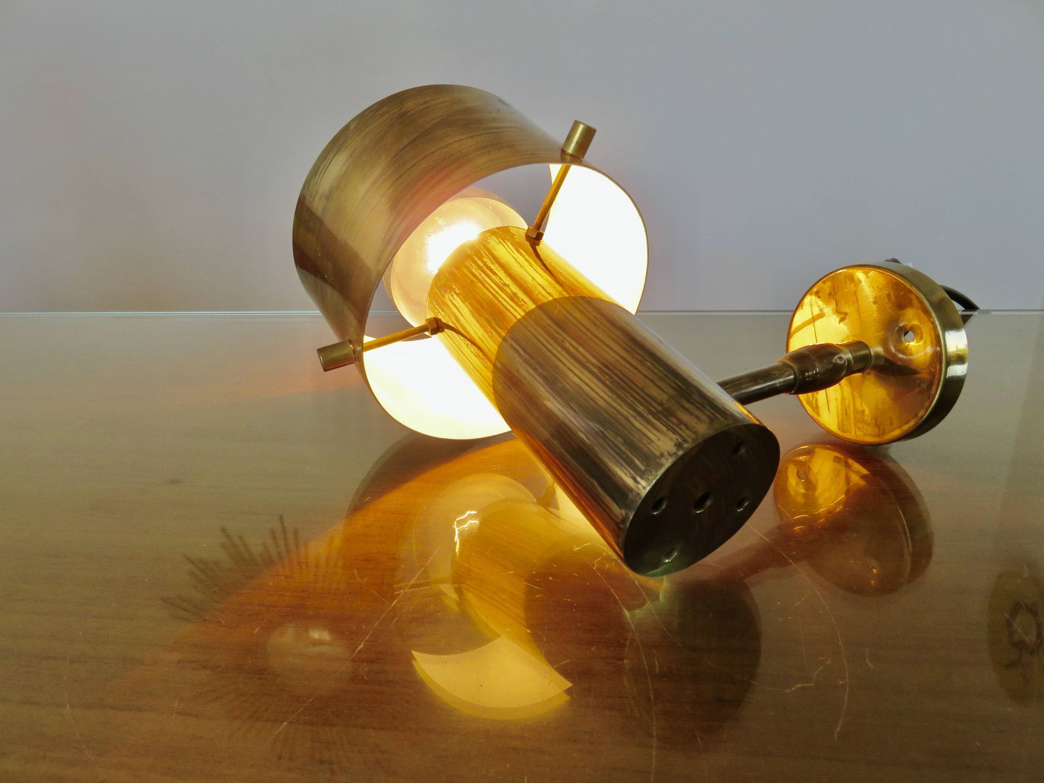 Wall light Jo Hammerborg in patinated brass, gun barrel finish, Denmark, 1970s.