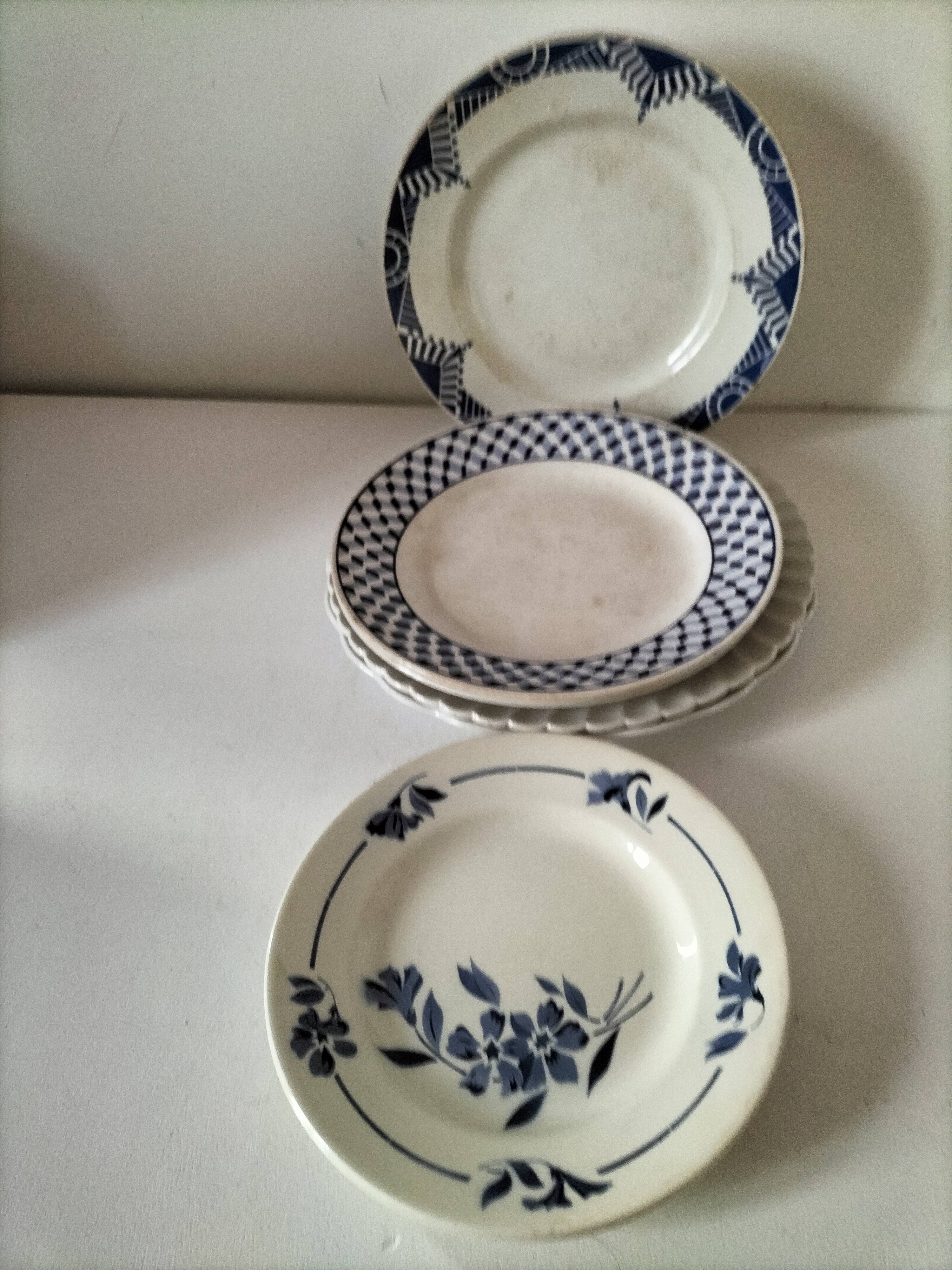 Set of 12 ironstone plates – Deep blue & red