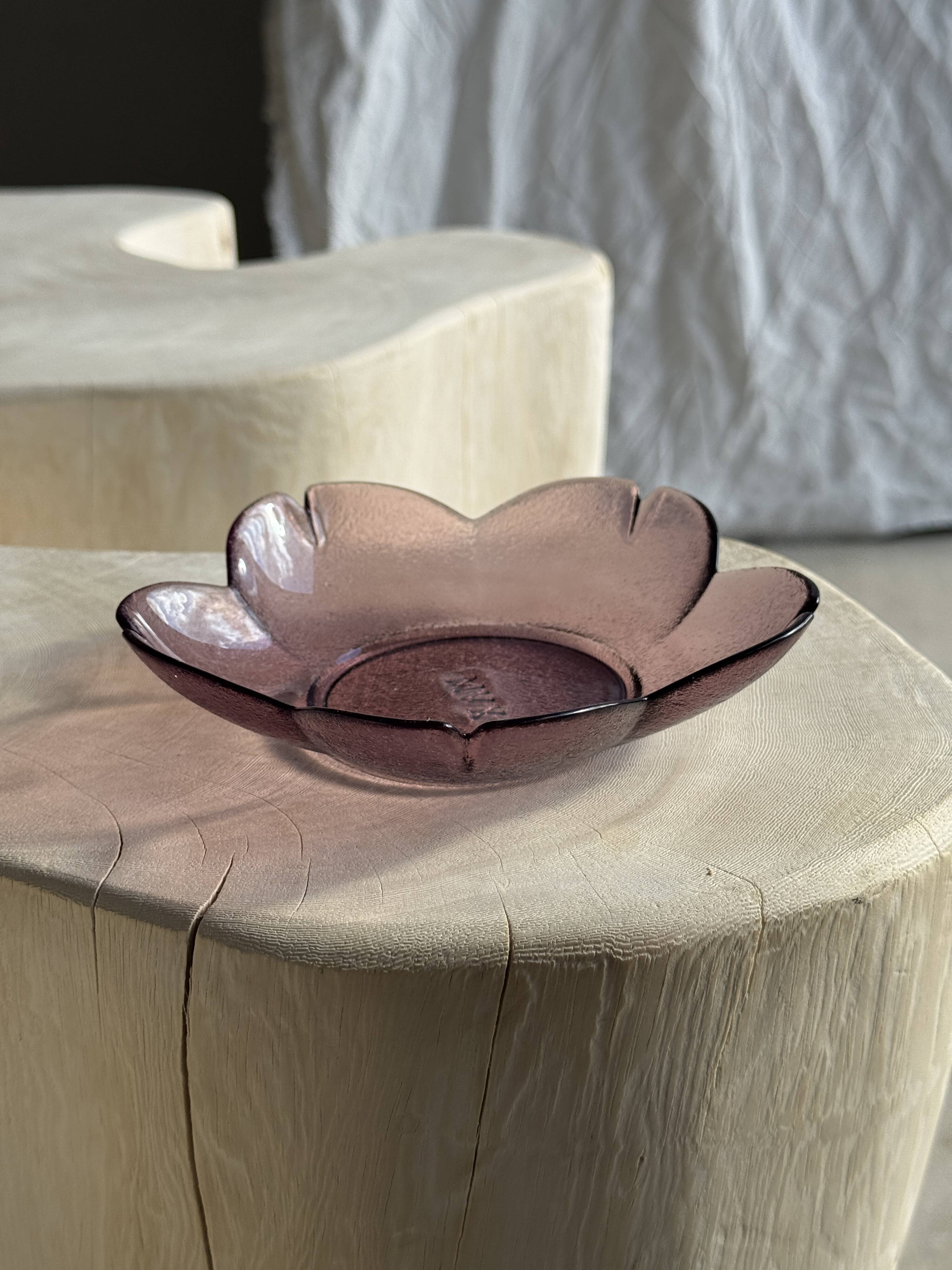 6 vintage flower-shaped bowls, XVM brand on the bottom