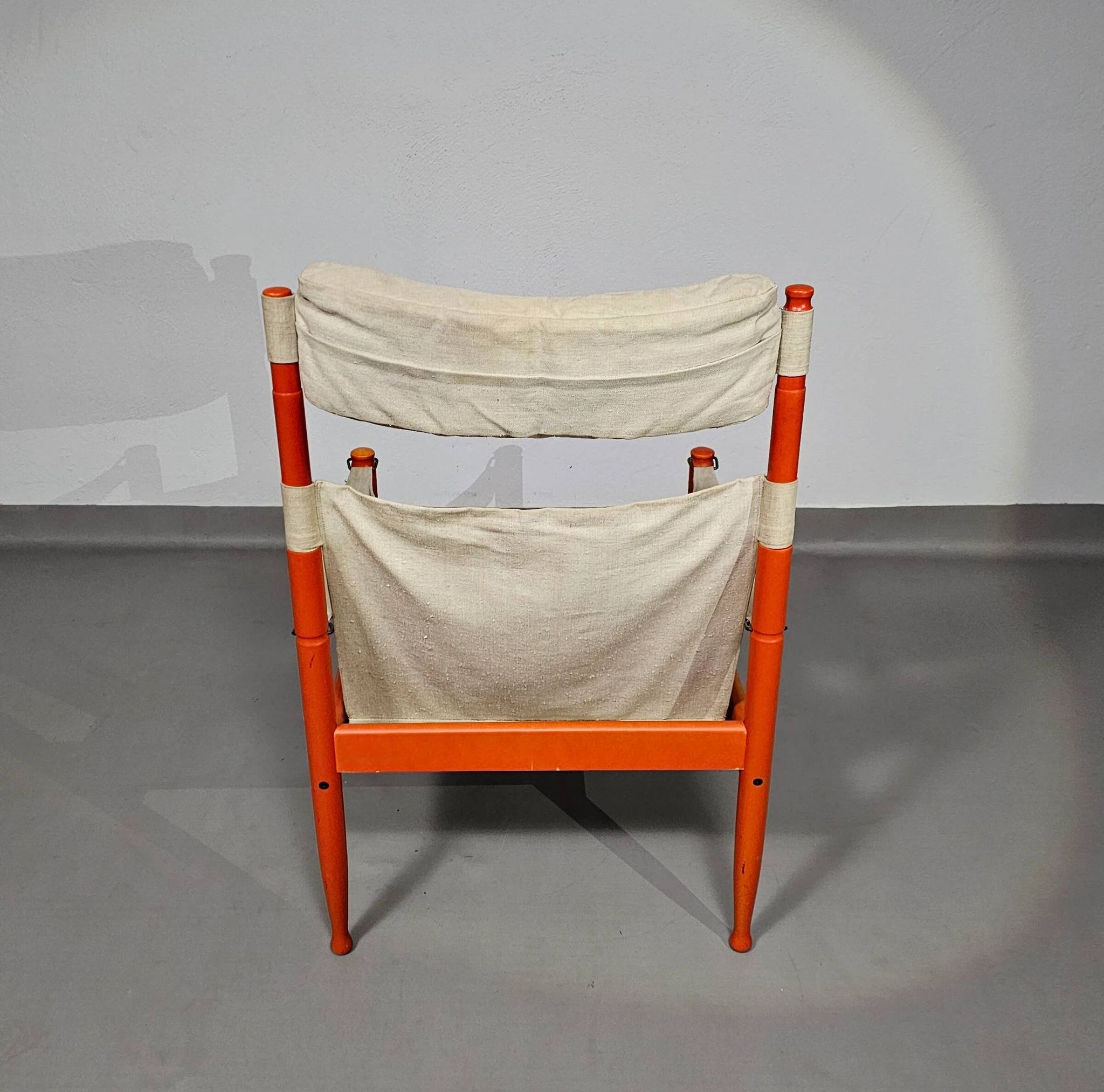 Safari lounge chair, model 30, designed by Erik Worts and manufactured by Niels Eilersen, Denmark 1960.
