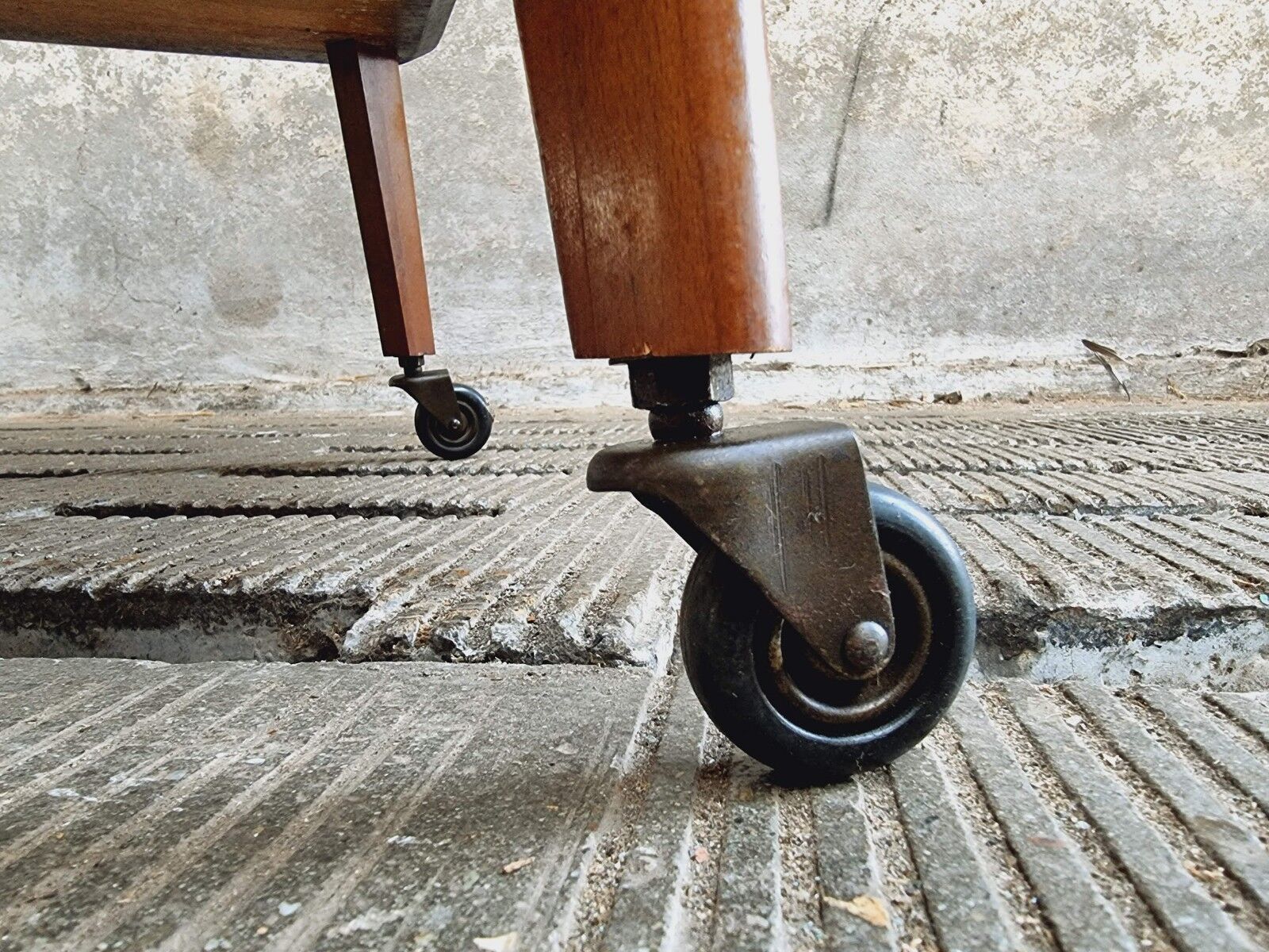 Retro trolley teak design 50s side table