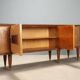 Buffet en loupe de bois des années 1950