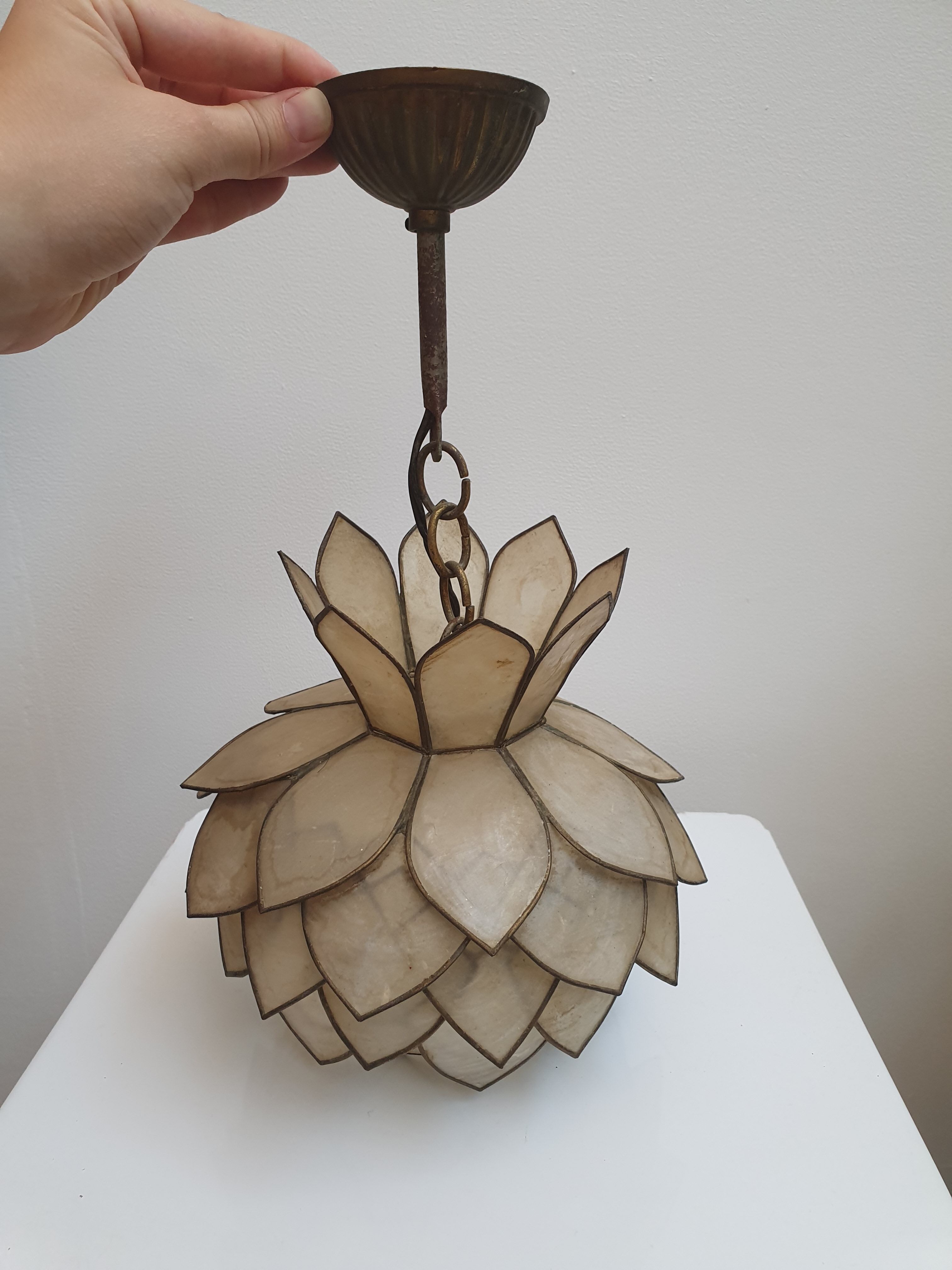 Hanging lamp of lotus flower in mother-of-pearl and brass