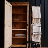 Single-door wardrobe / cupboard