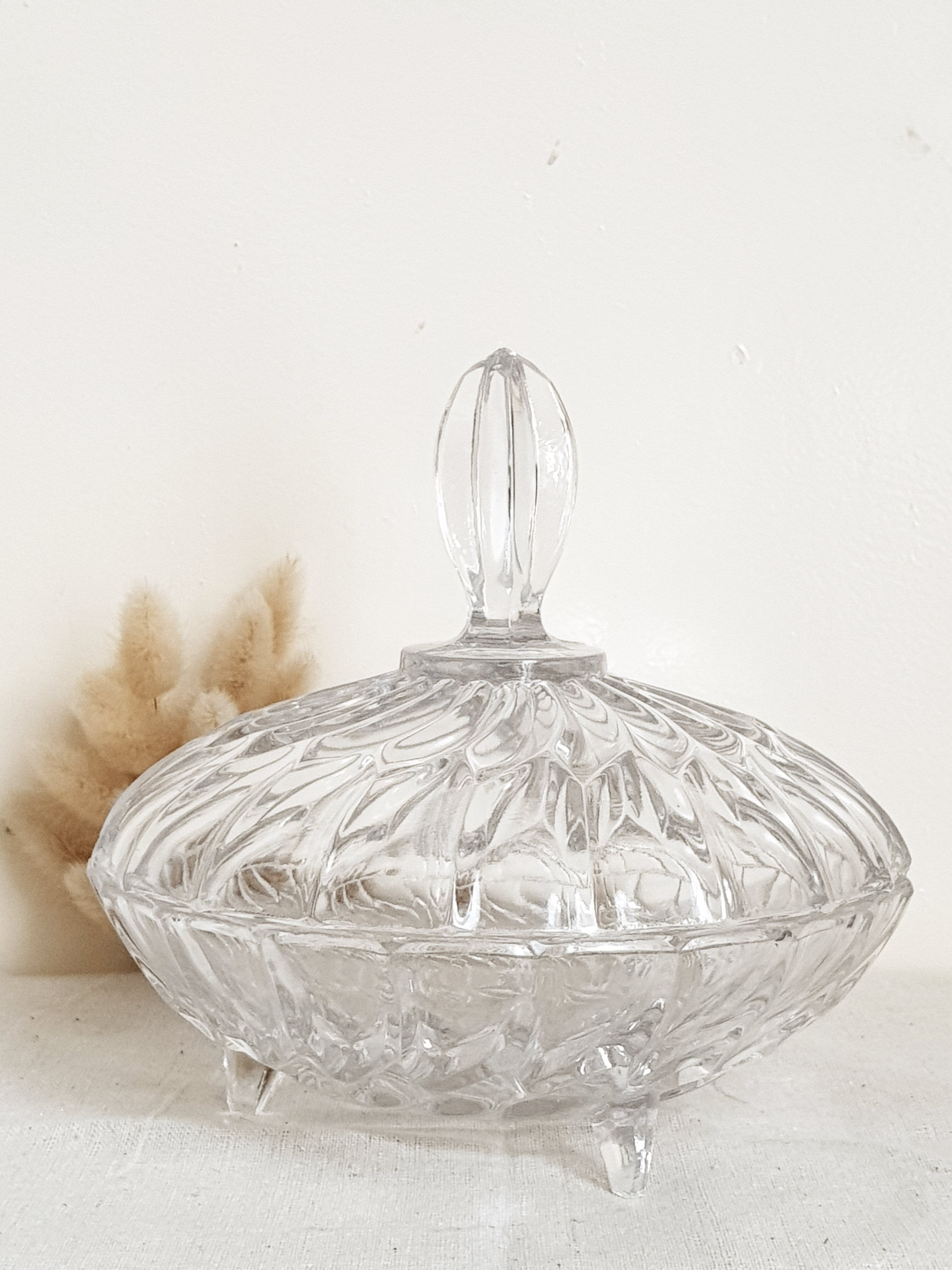 Chiseled glass candy box