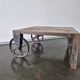 Table basse en acier industriel brutaliste