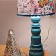 Lampe à poser pied réalisé par ébéniste bois couleur bleu canard abbat jour tissus créateur