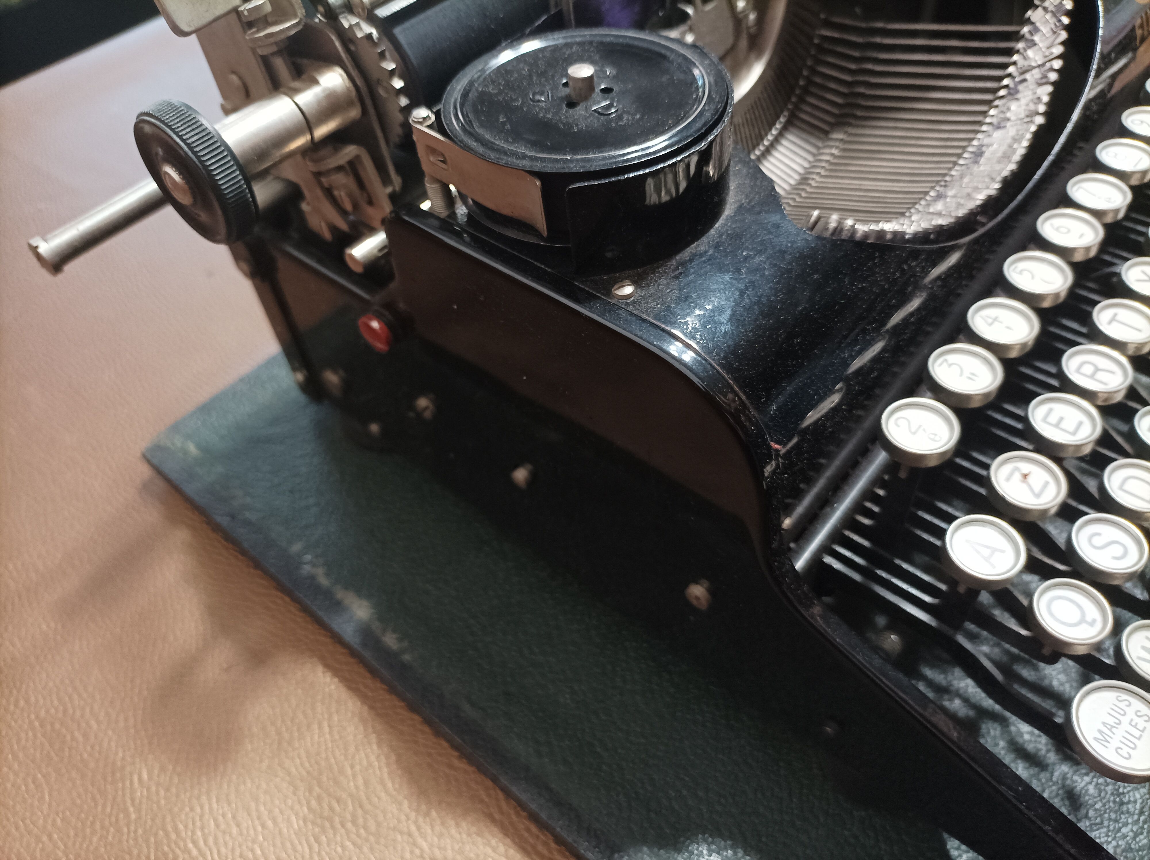 Olympia model Filia, typewriter 30s/40s Functional