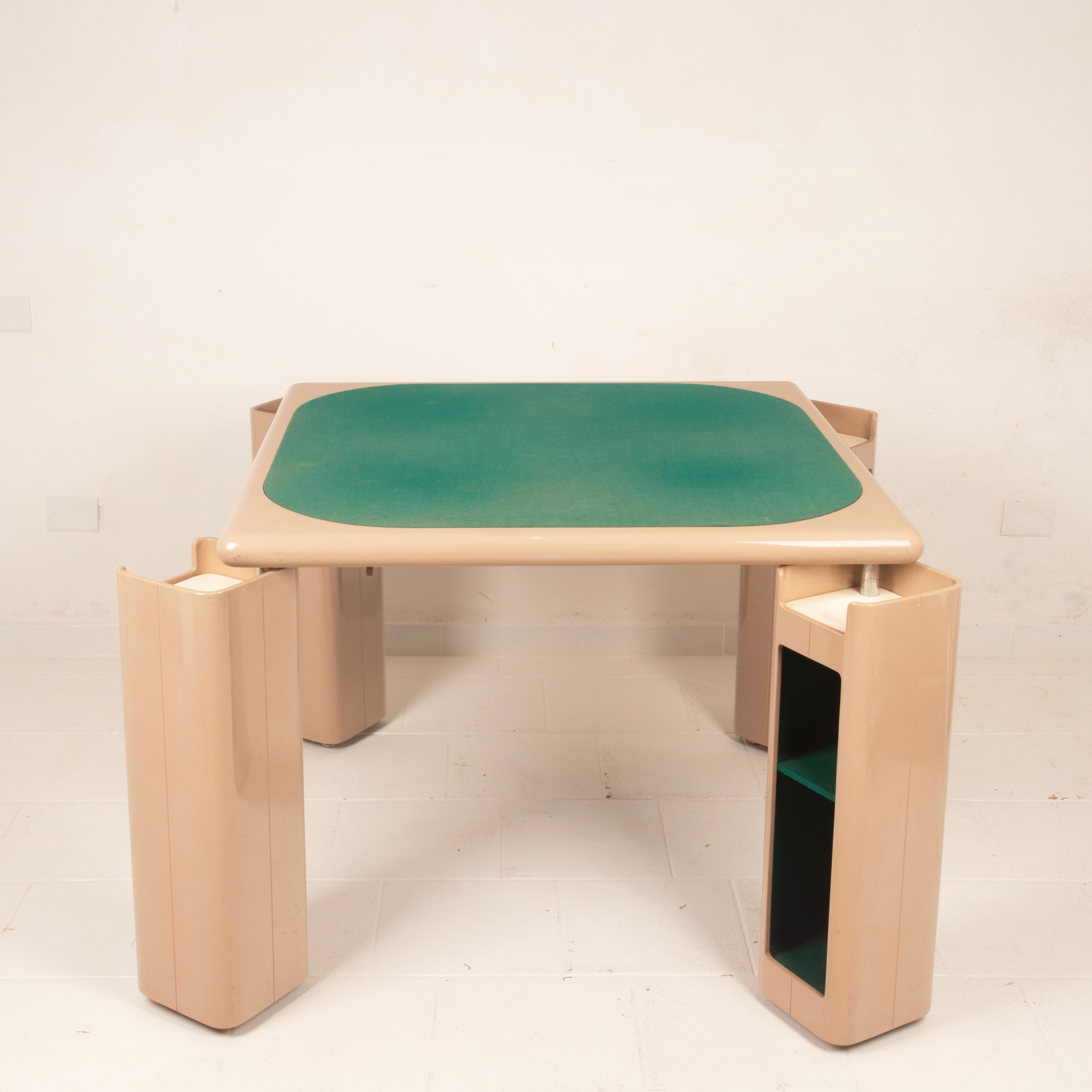 Pierluigi Molinari Lacquered Wood and Green Felt Game Table for Pozzi 1970