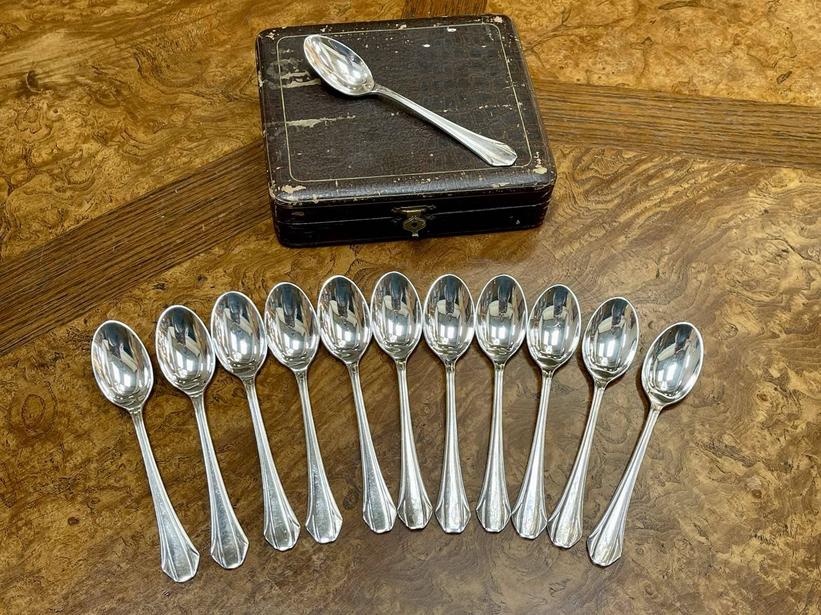 Set of 12 small silver-plated Art Deco style spoons