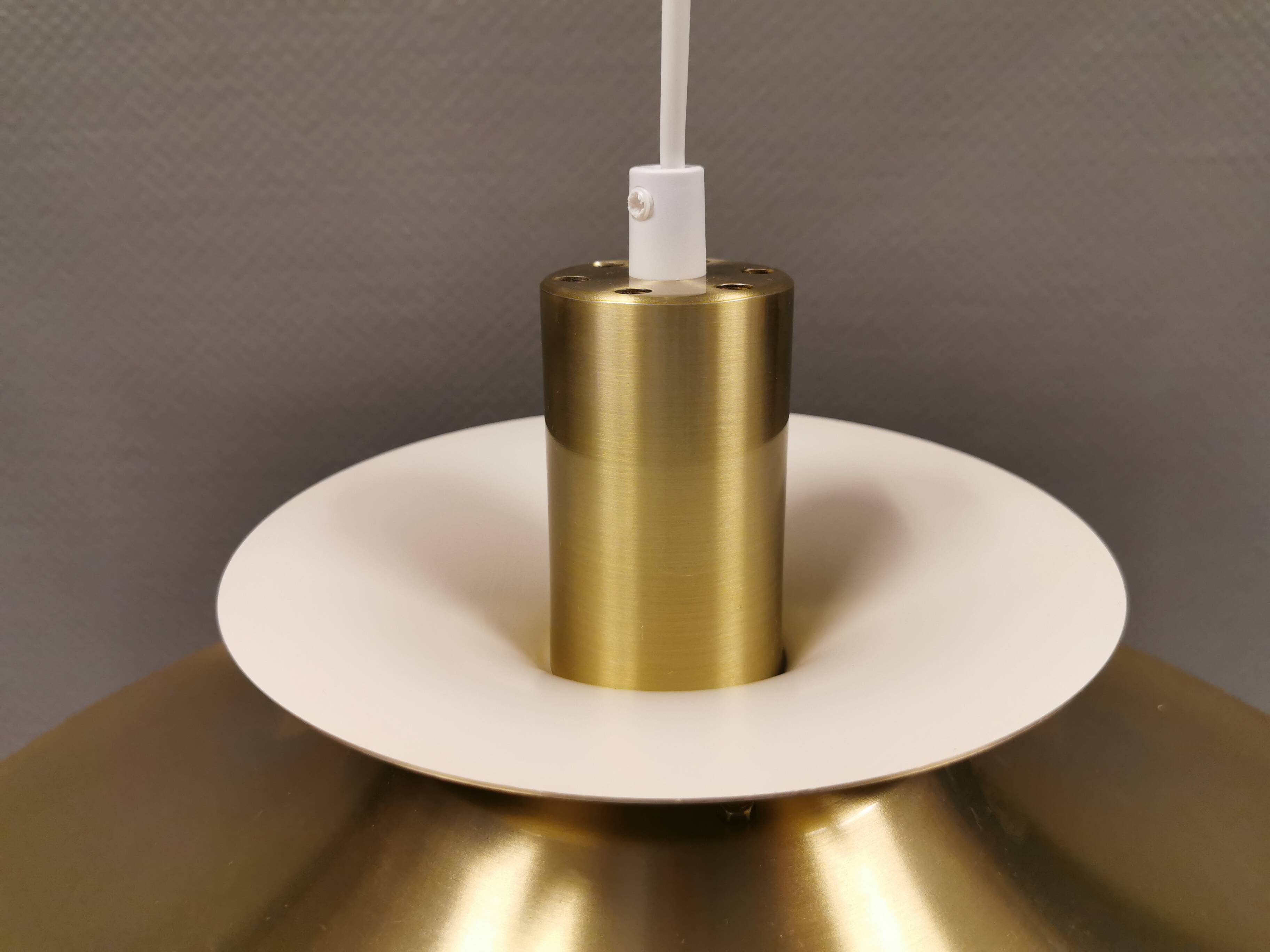 Suspension danoise en aluminium couleur laiton