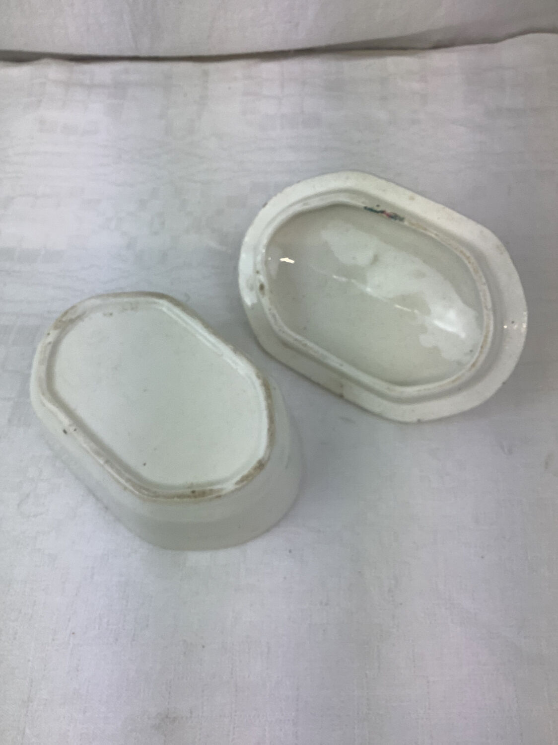 Anti-artisanal soap holder