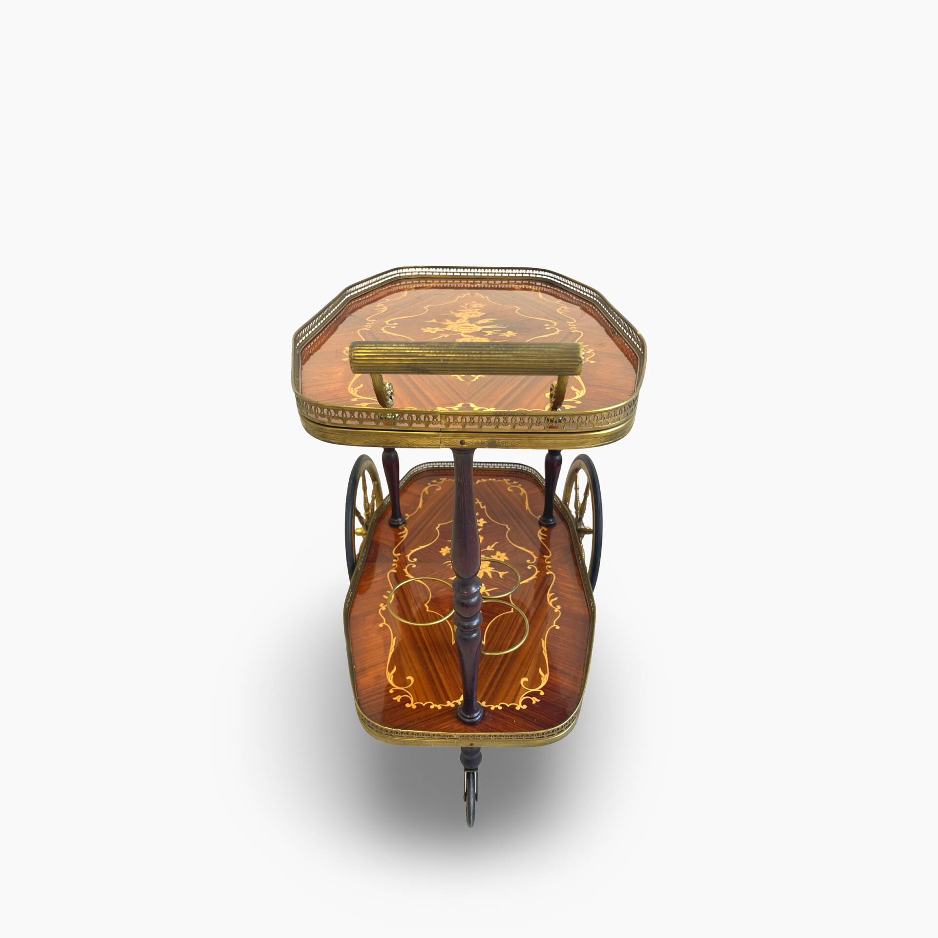Chariot de bar en marqueterie de style Hollywood Regency italien présente des motifs floraux complexes.