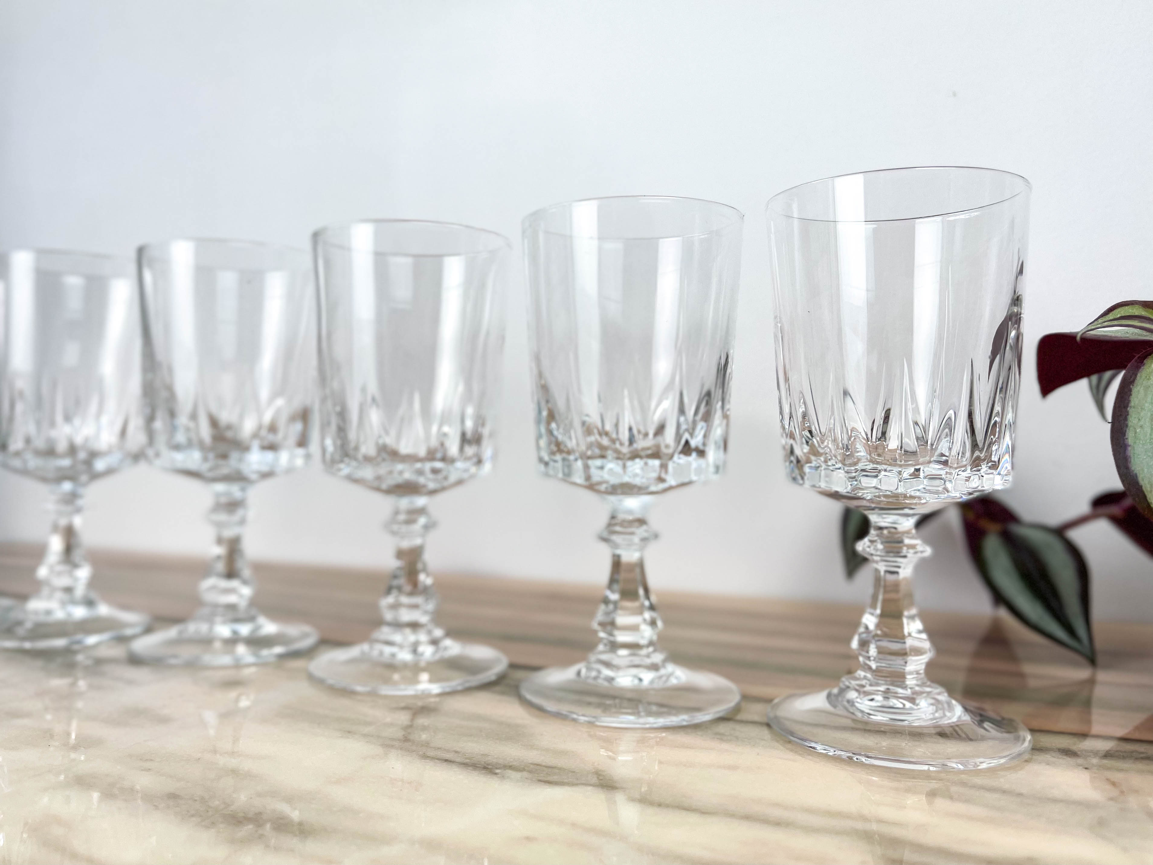 6 white wine glasses, Arques crystal, Louvre model