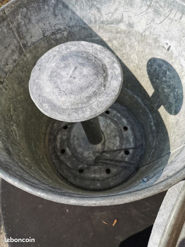 Old Zinc washer THE CROWN LEOPOLD