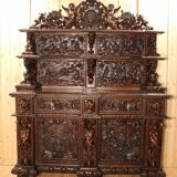 Important Renaissance-style walnut buffet from the 19th century.