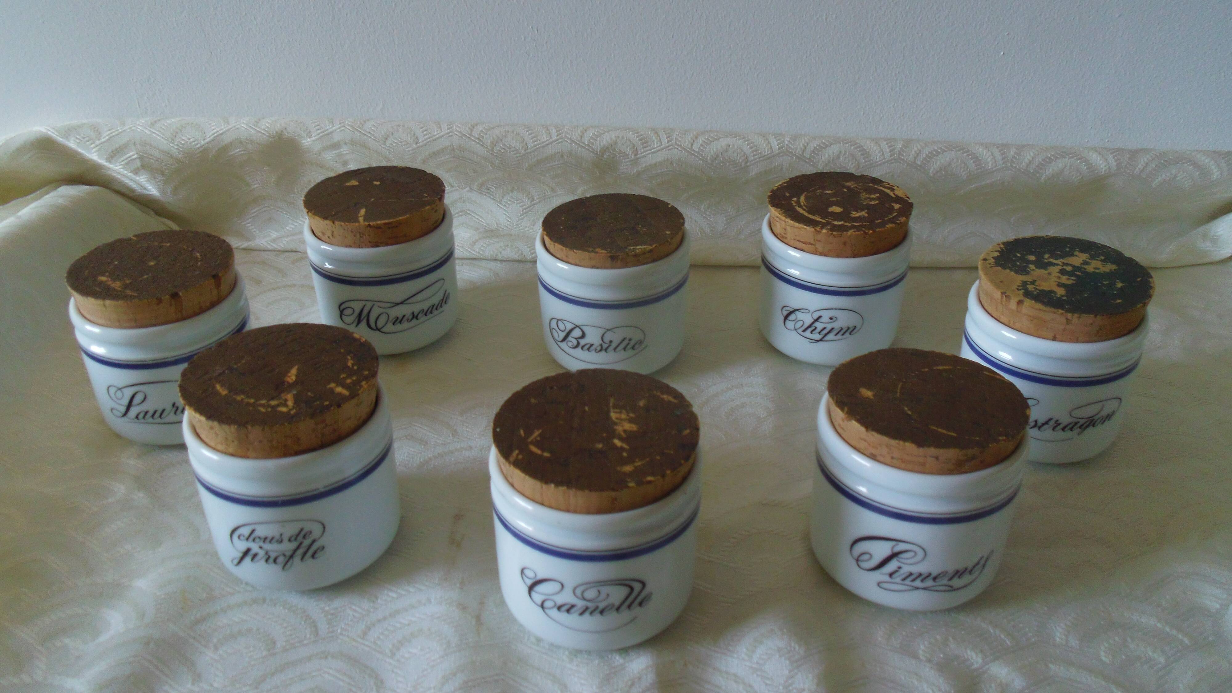 8 spice jars. porcelain of auteuil