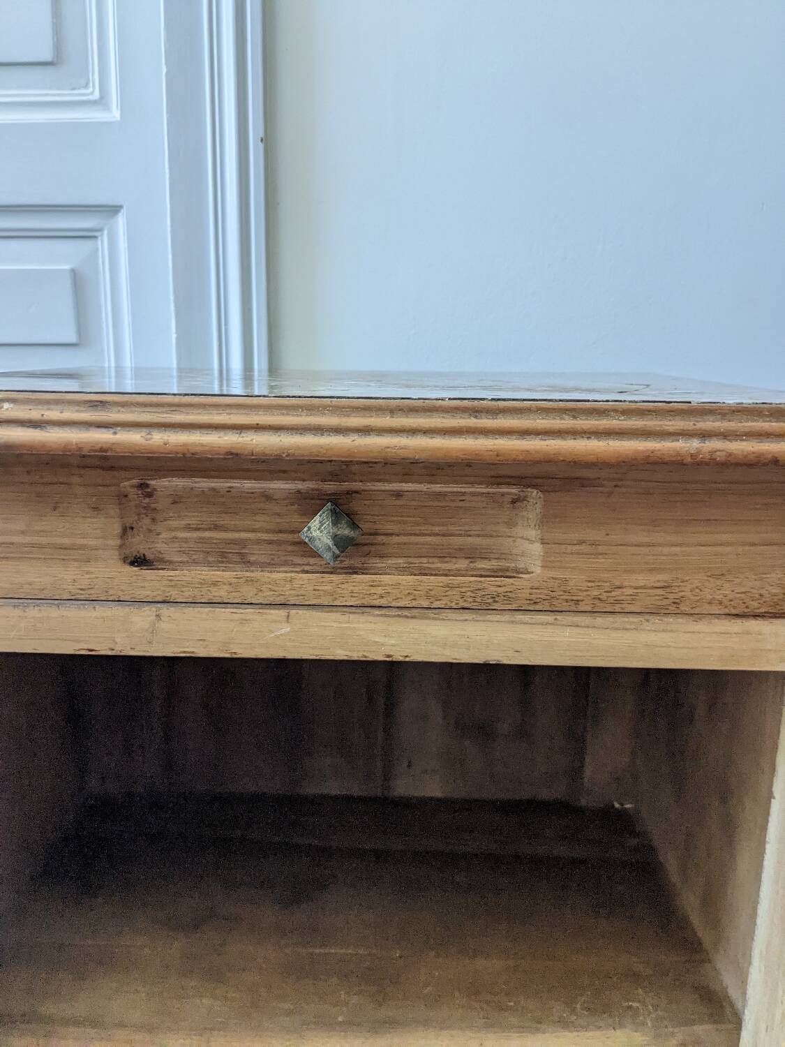 Small occasional piece of furniture