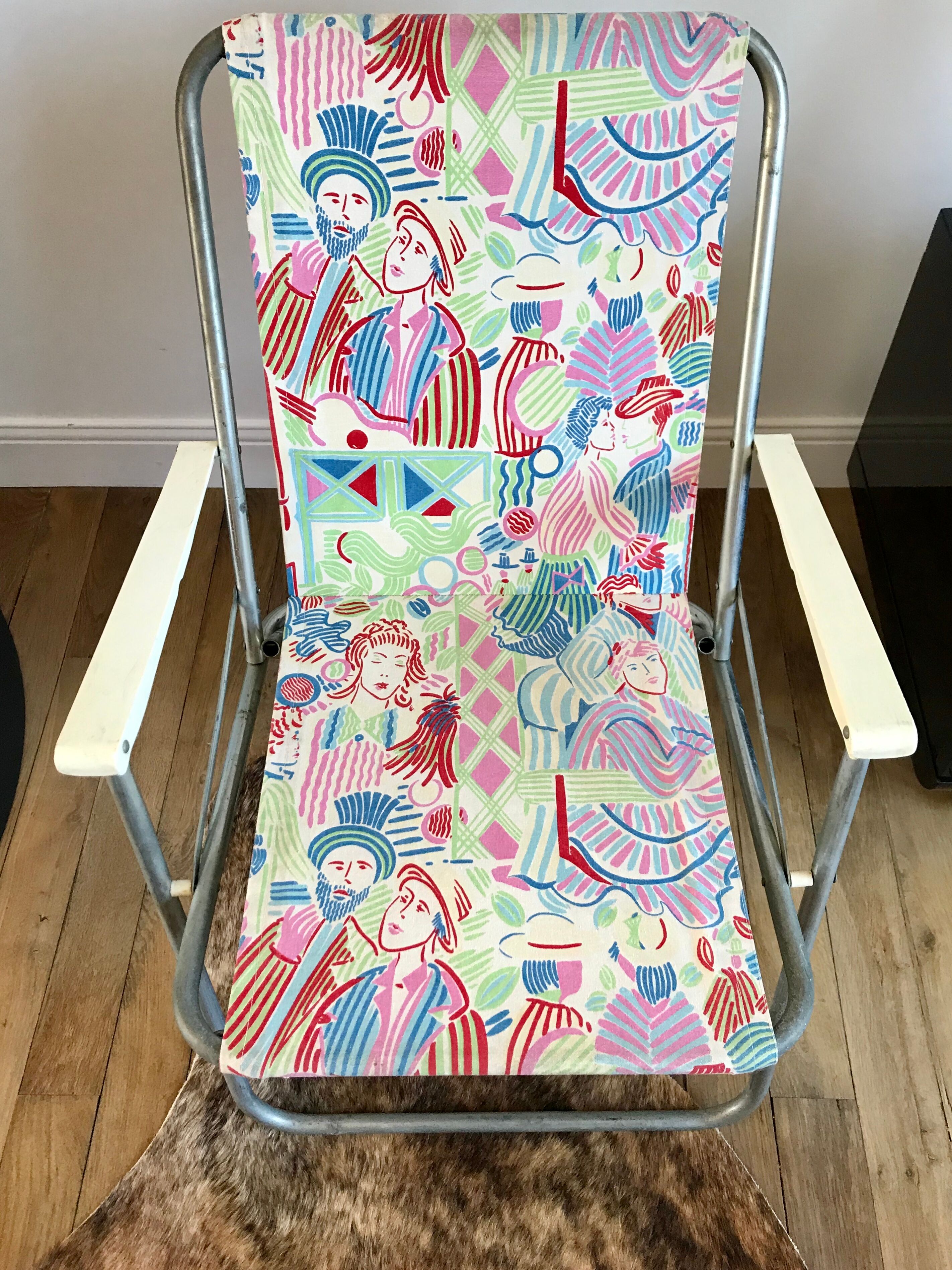 Colorful folding camping chair face pattern 70s