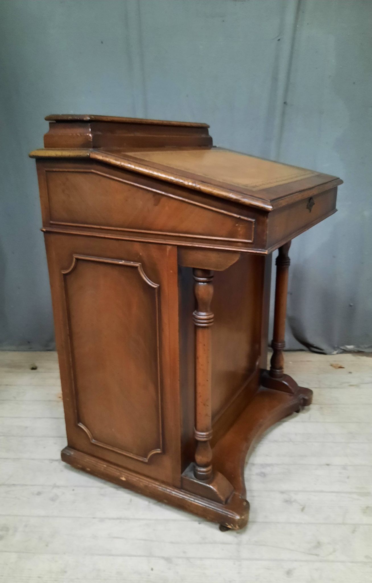 Deavenport Mahogany Desk