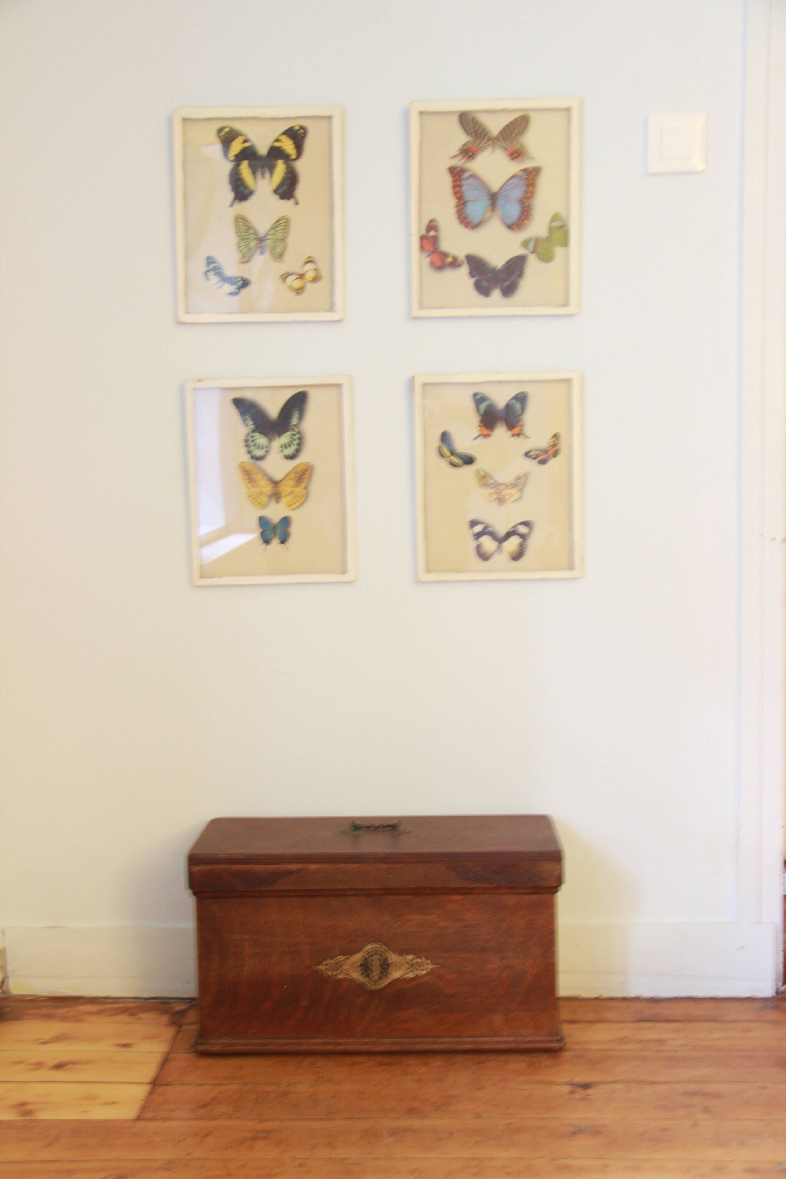Wooden toy box with wrist