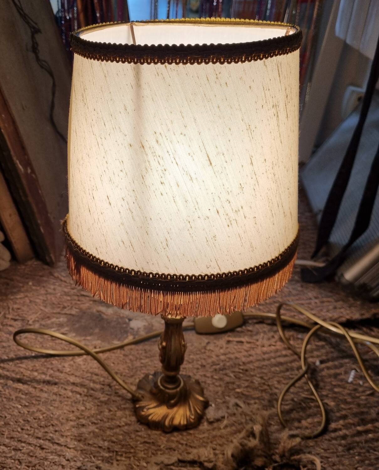 Louis XVI bronze lamp