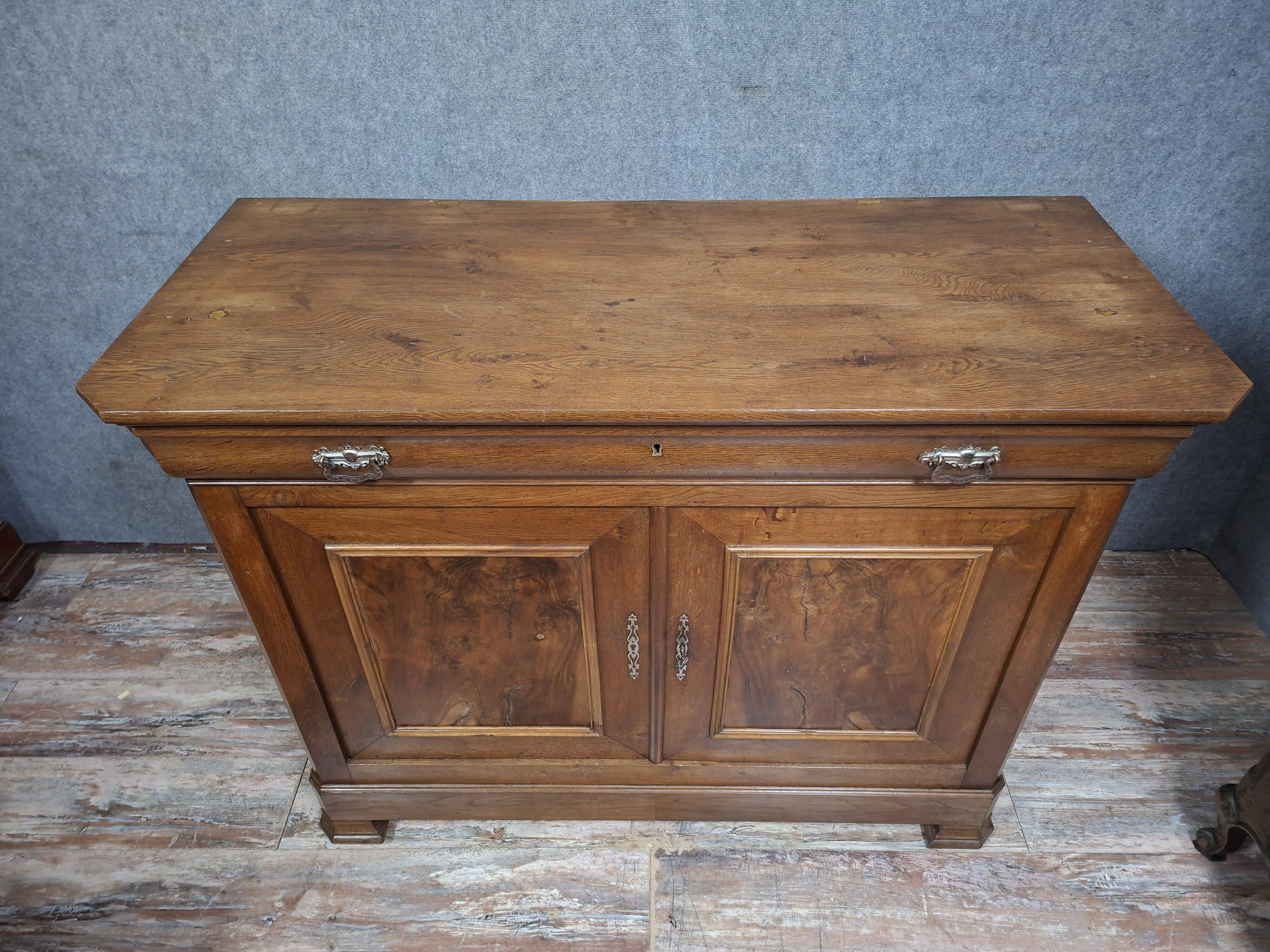 Louis-Philippe period buffet in solid walnut, 19th century.