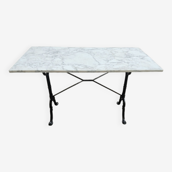 Table bistrot en marbre, piètement en fonte signé Godin, L 120 cm, made in France !