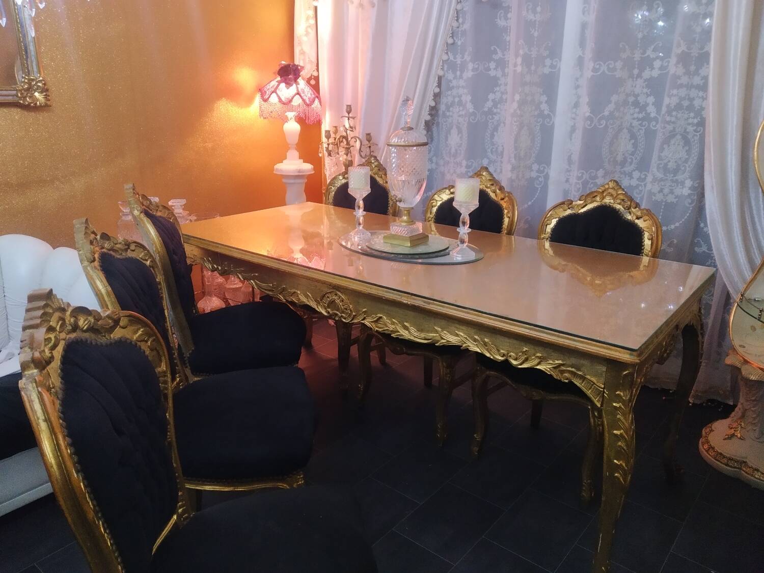 Table + 6 baroque chairs
