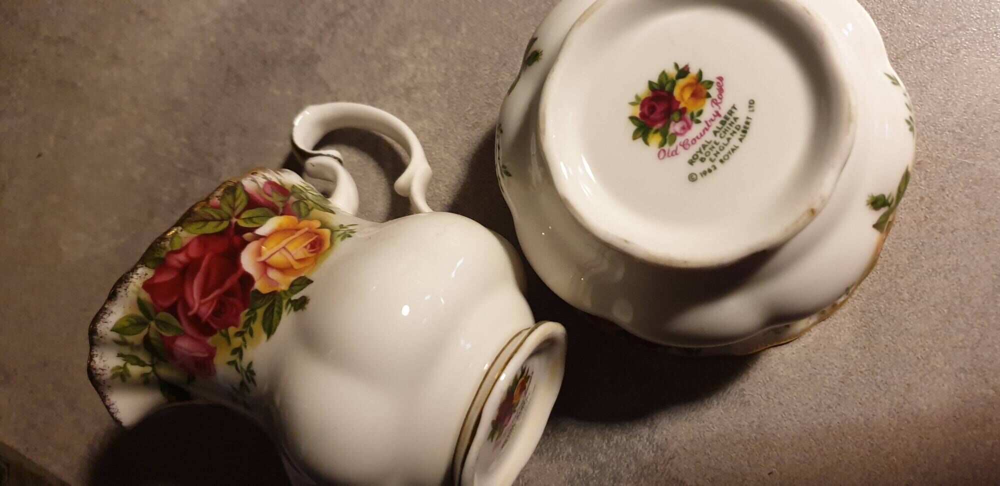 Old Country Roses fine porcelain creamer and bowl - Royal Albert -