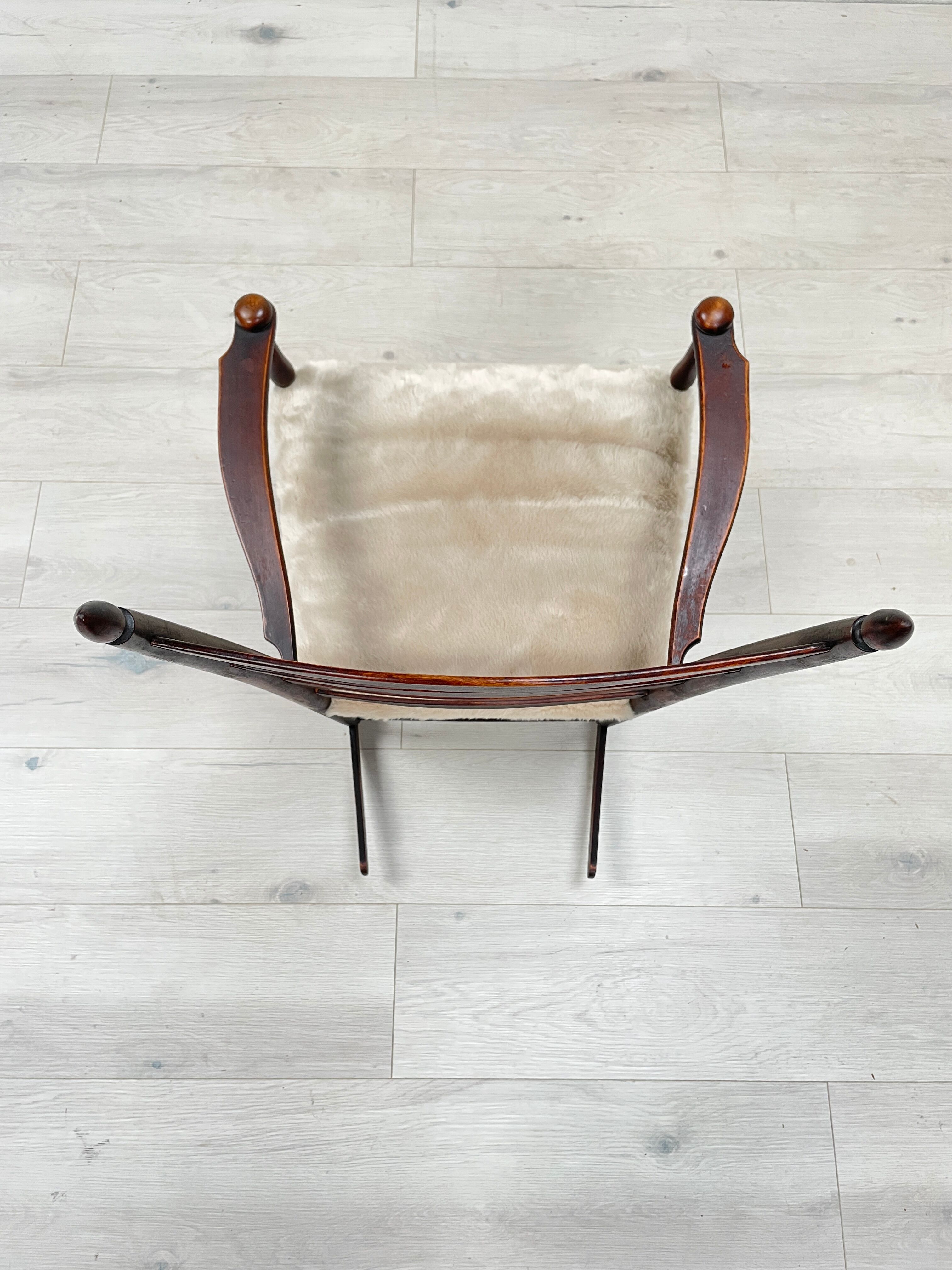 Rocking chair shaker