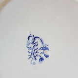 Assiette en faïence à décor de fleurs