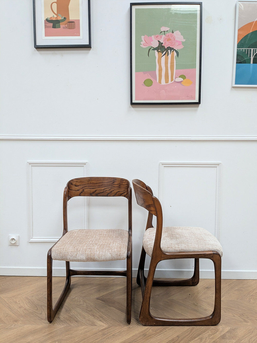 Set of 2 vintage chairs
