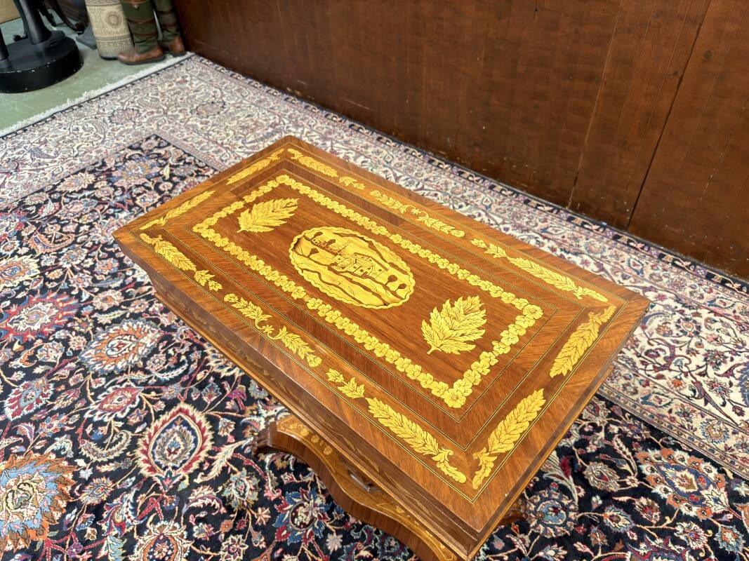 Table de jeu marquetée hollandaise du XIXe siècle