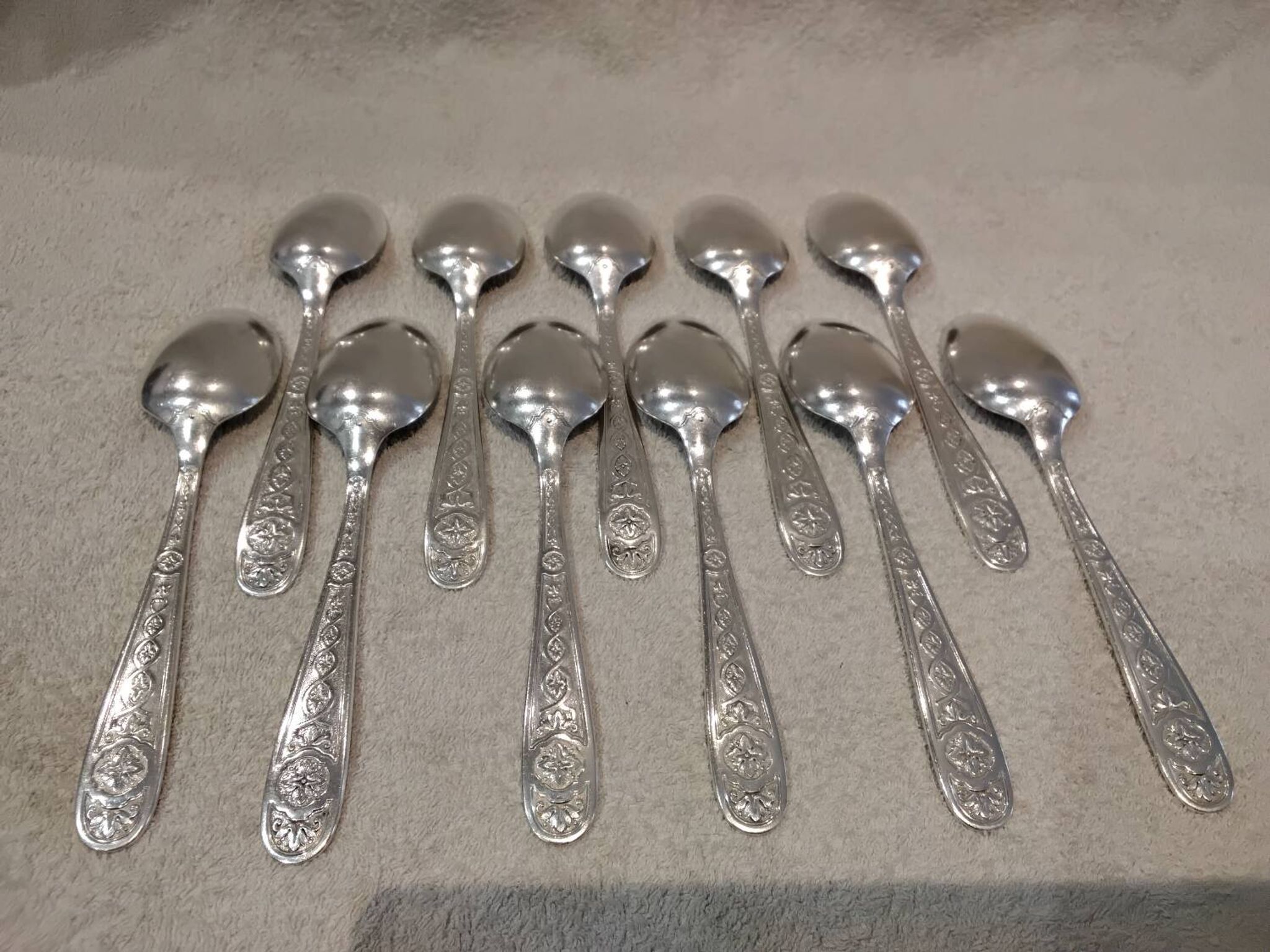 11 silver-plated soup spoons by Christofle Villeroy & Boch, striped
