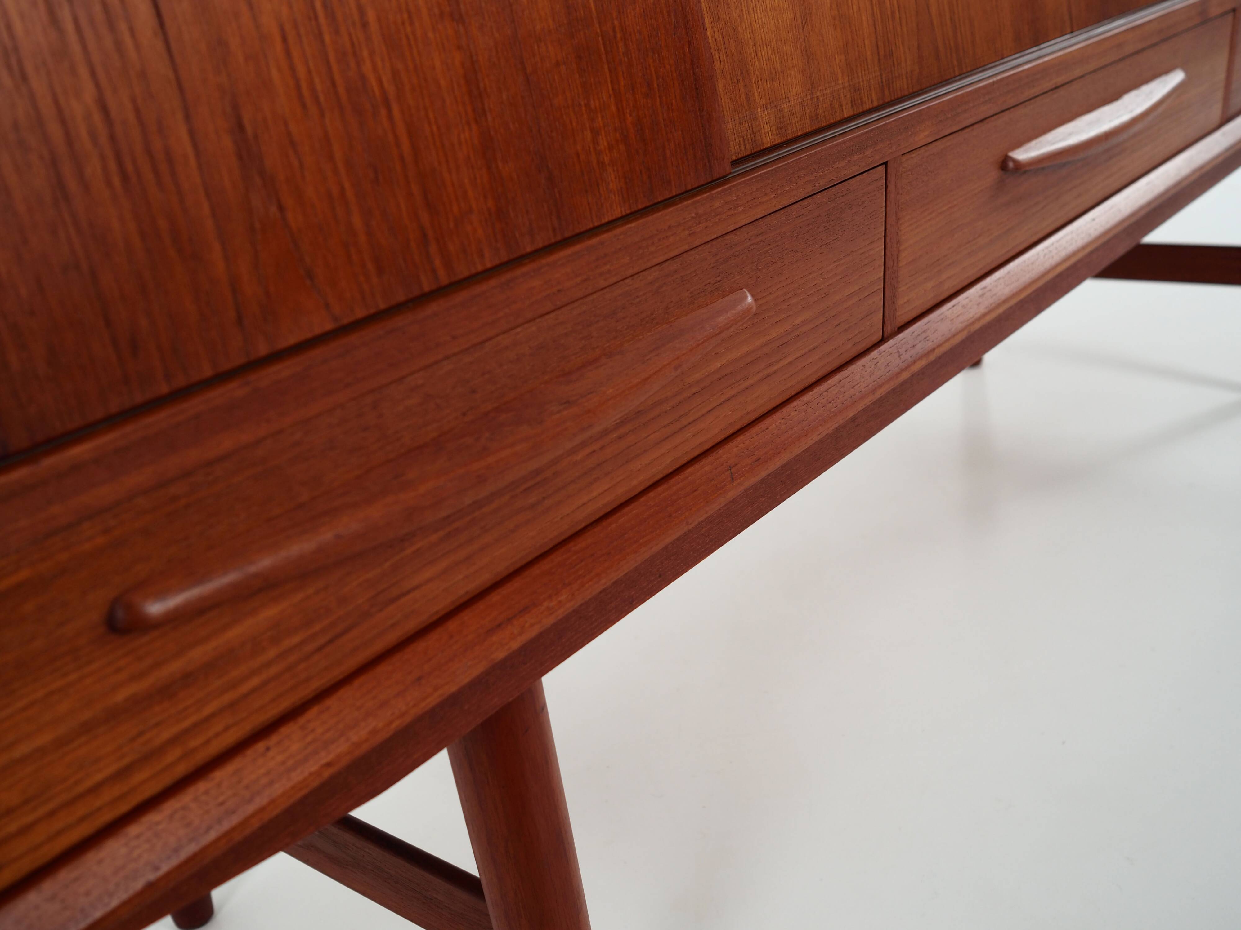 Highboard tekowy, duński design, lata 70, produkcja: Dania