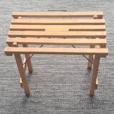 Petit banc pliant en bois