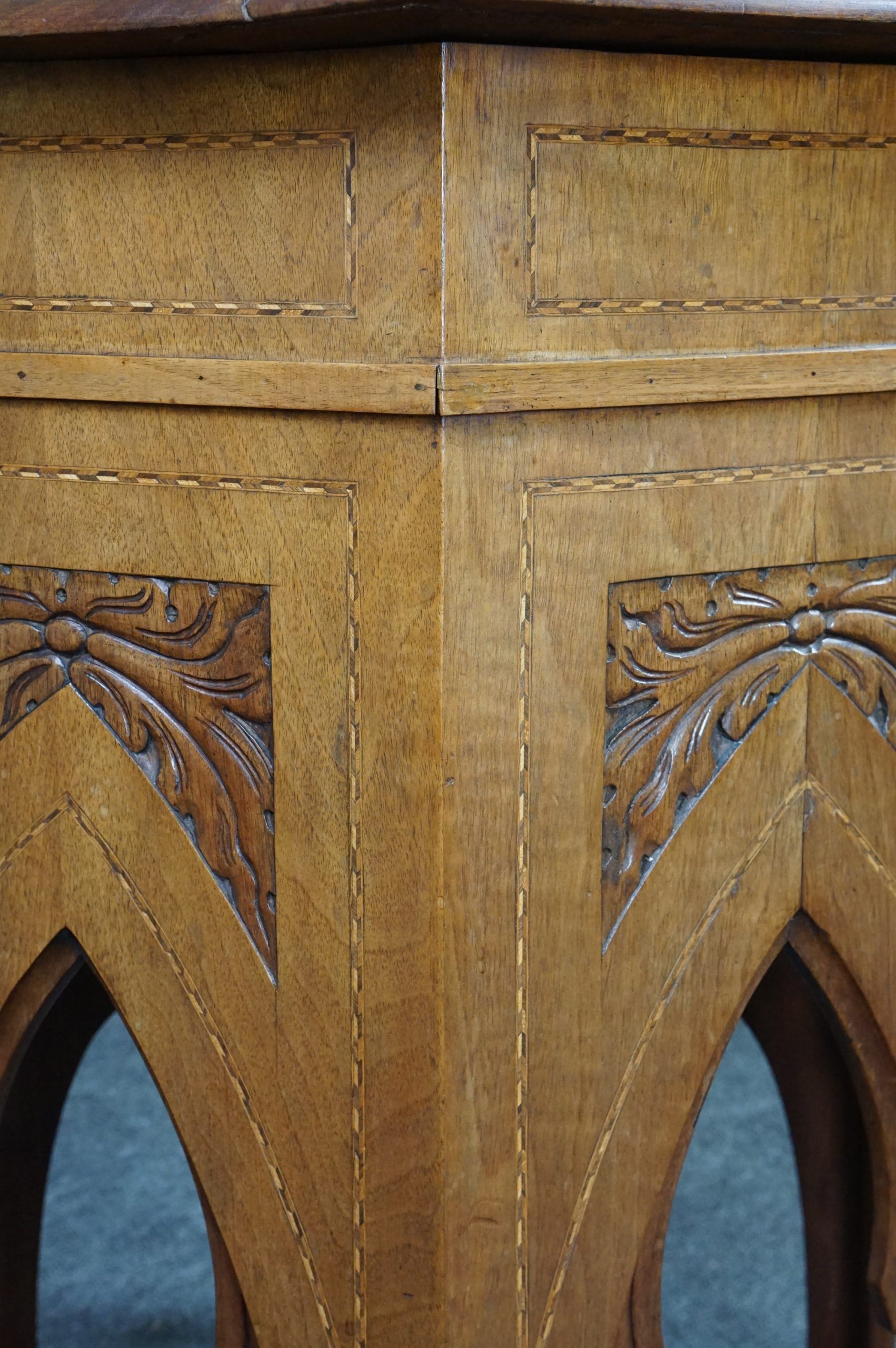 6-sided side side table in Jugendstil Art Nouveau style