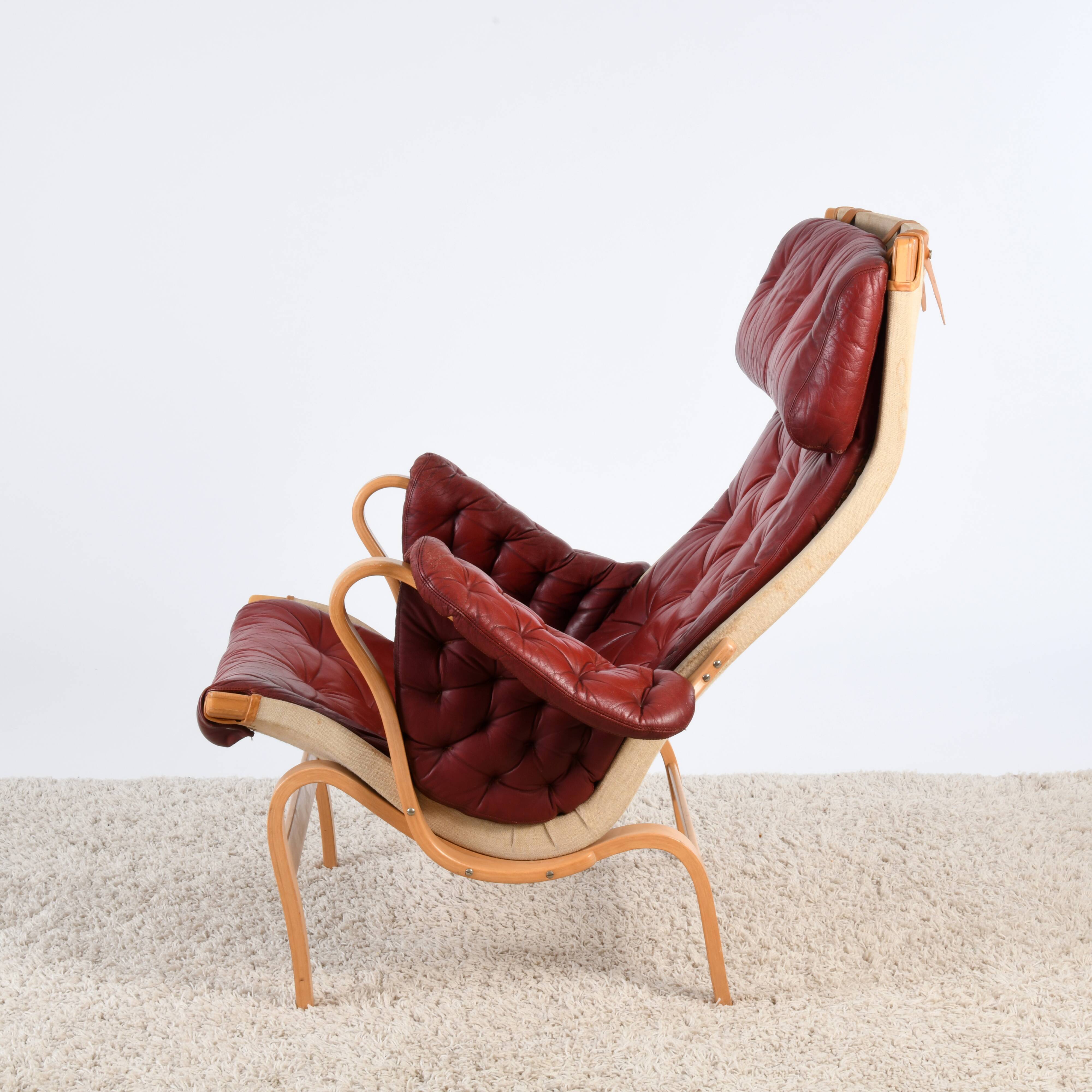 Pernilla 69 armchair by Bruno Mathsson