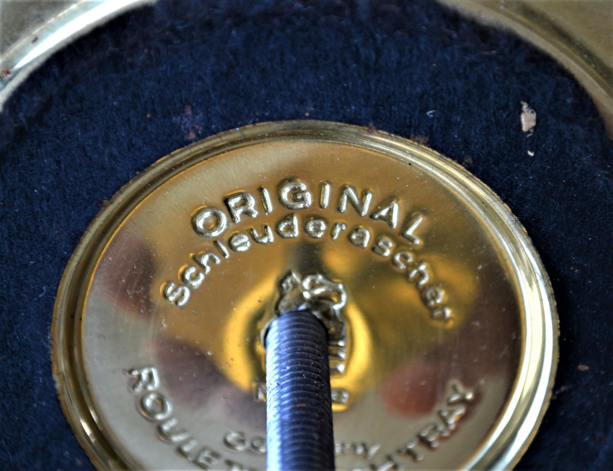 Schleuderascher ashtray in chiseled brass, from Germany in the 50s/60s