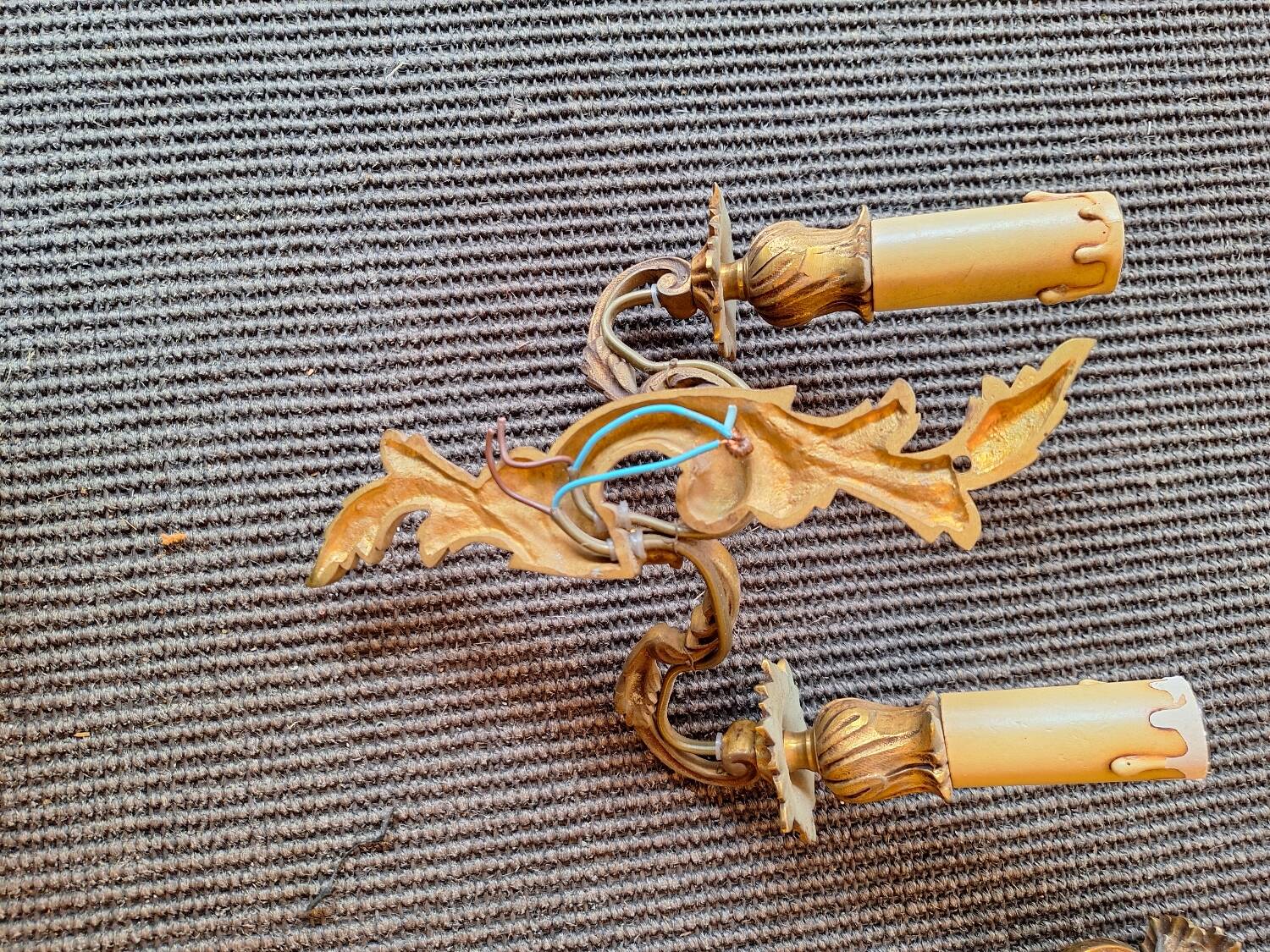 series lot 3 bronze wall lights