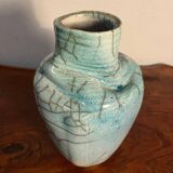 Vase en porcelaine céladon craquelée forme libre