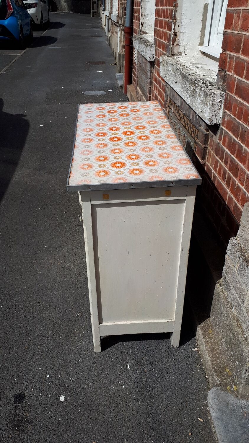 Buffet parisien vintage