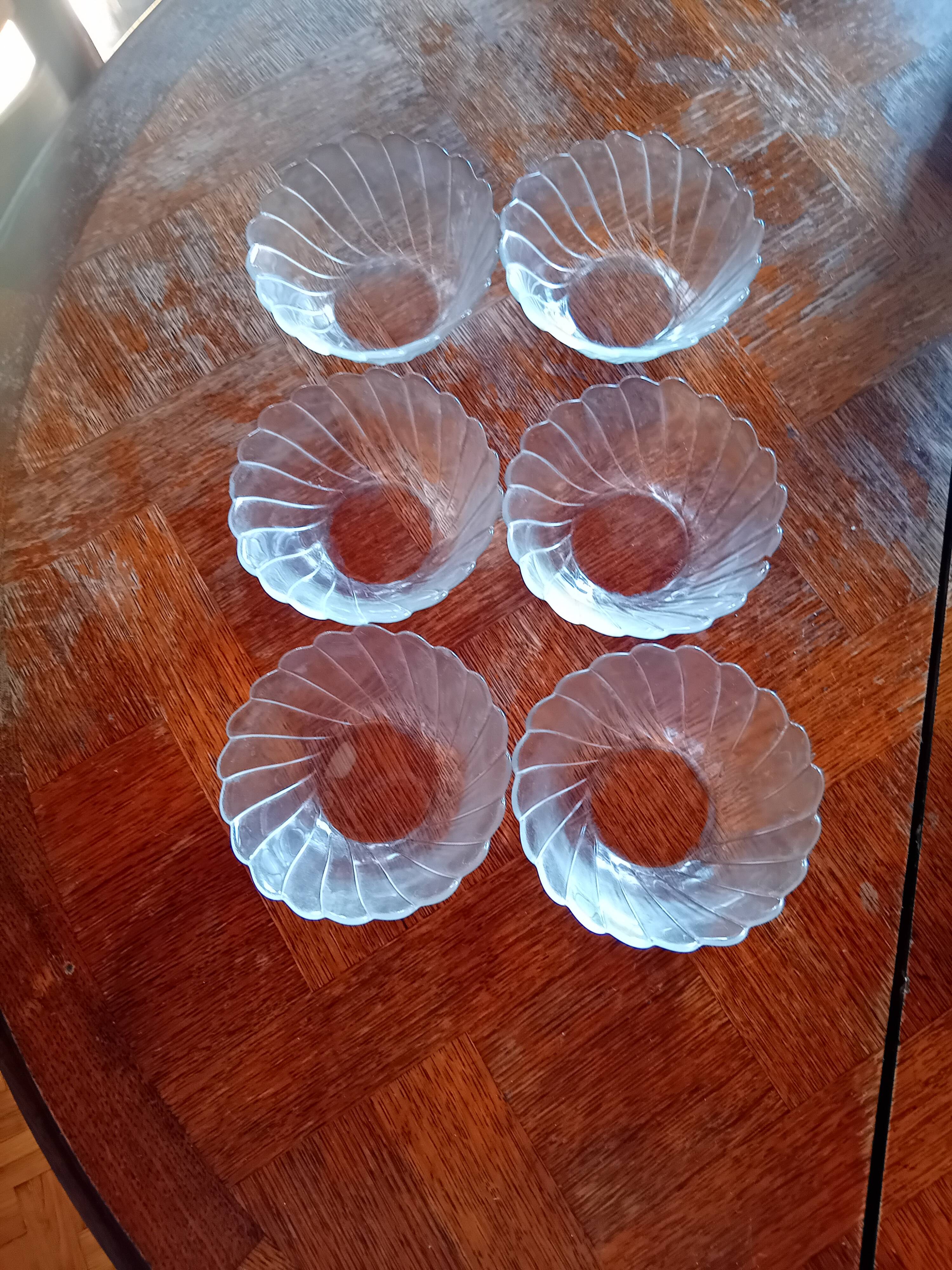 Set of 6 vintage Arcoroc bowls