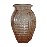 Vase geometric patterns in art-deco pink molded glass