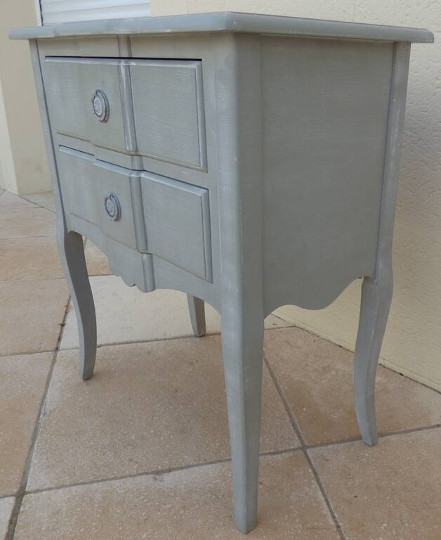 Chic Louis XV style 2-drawer piece of furniture